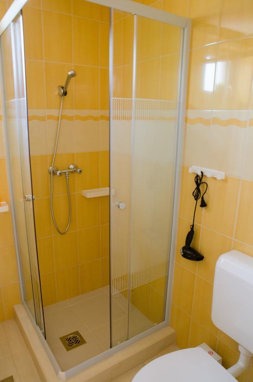 Armada Family Apartment Hajdúszoboszló Rom bilde